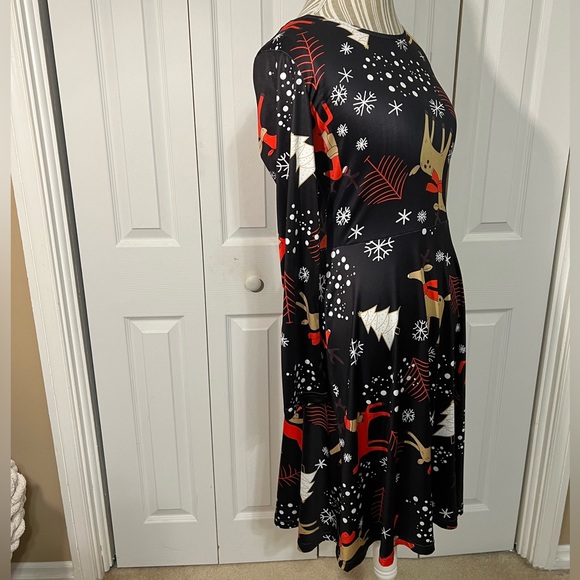 KIRA Women's Christmas Scoop-Neck Graphic Long-Sleeve Fit and Flare Dress Black - Picture 8 of 9